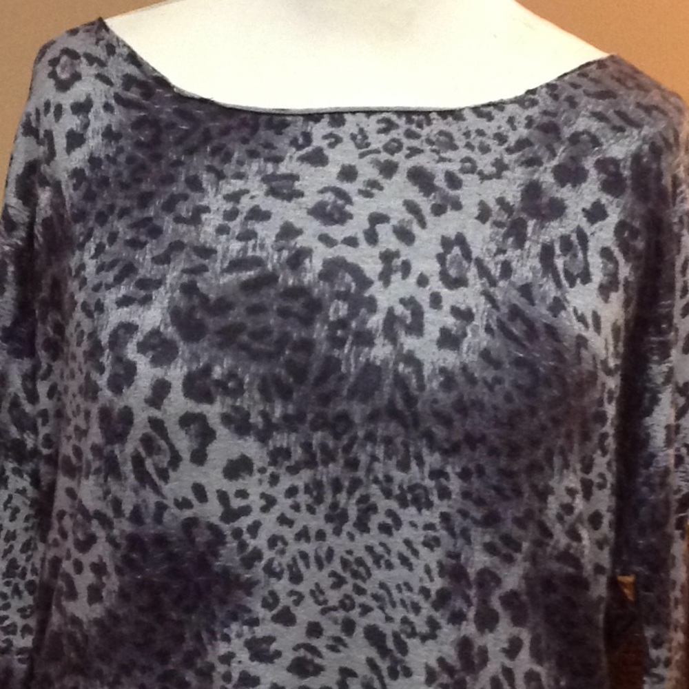 Animal print longed sleeved top